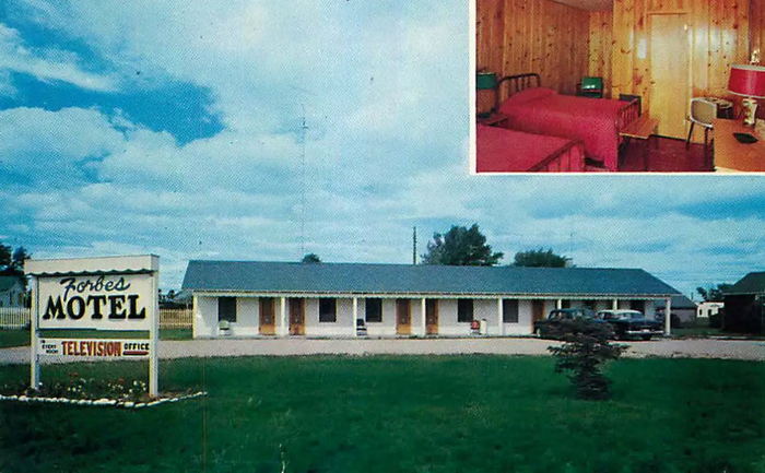 Warblers Way Motel (Forbes Motel) - Vintage Postcard (newer photo)